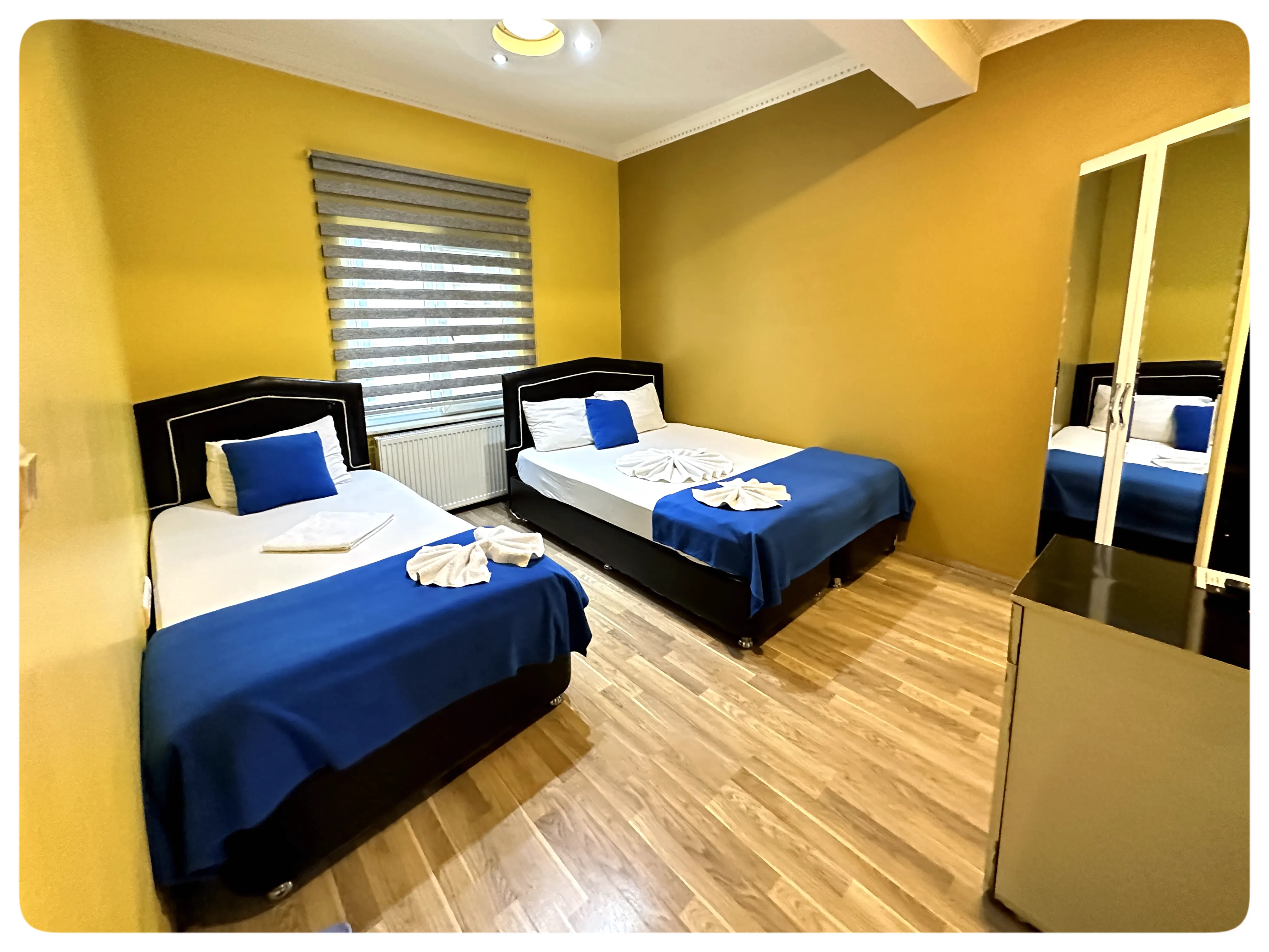 ÜÇ KİŞİLİK ODA - DUBLE YATAK + TEK YATAKLI ODA (a room for three person)